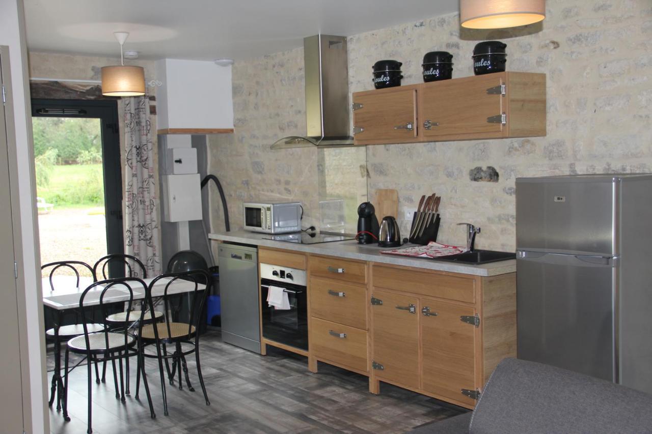 Logis Du Grand Pin Apartment Saint-Martin-des-Entrees Exterior photo
