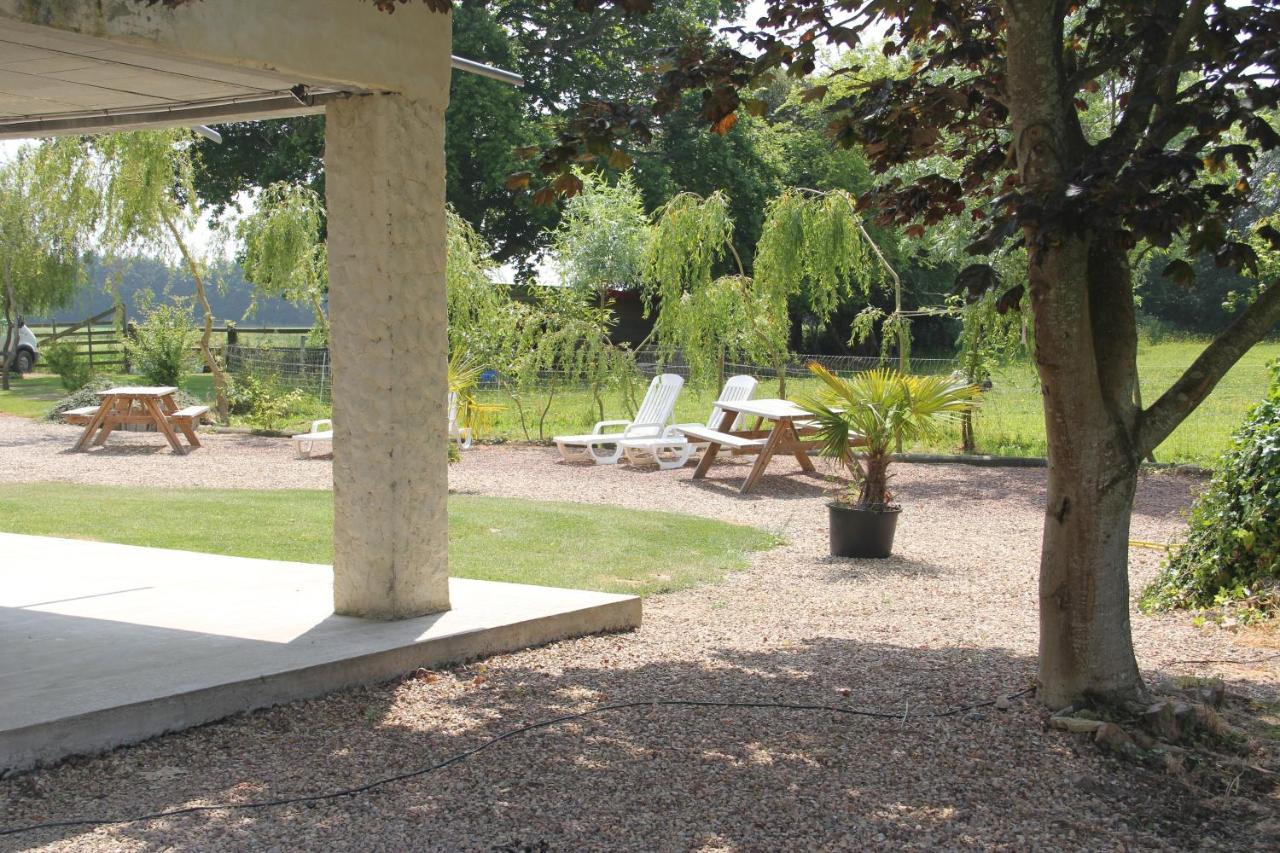 Logis Du Grand Pin Apartment Saint-Martin-des-Entrees Exterior photo