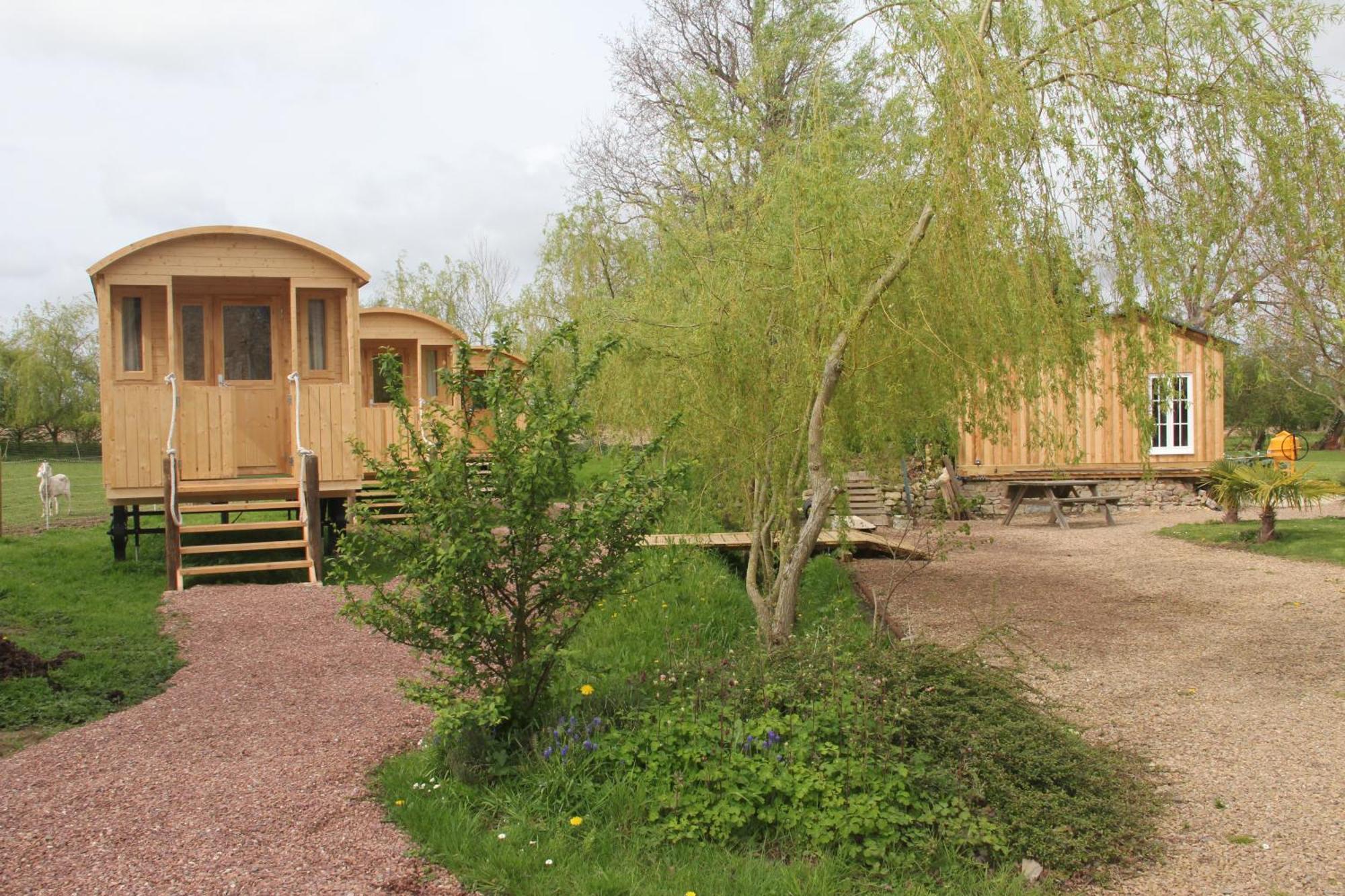 Logis Du Grand Pin Apartment Saint-Martin-des-Entrees Exterior photo