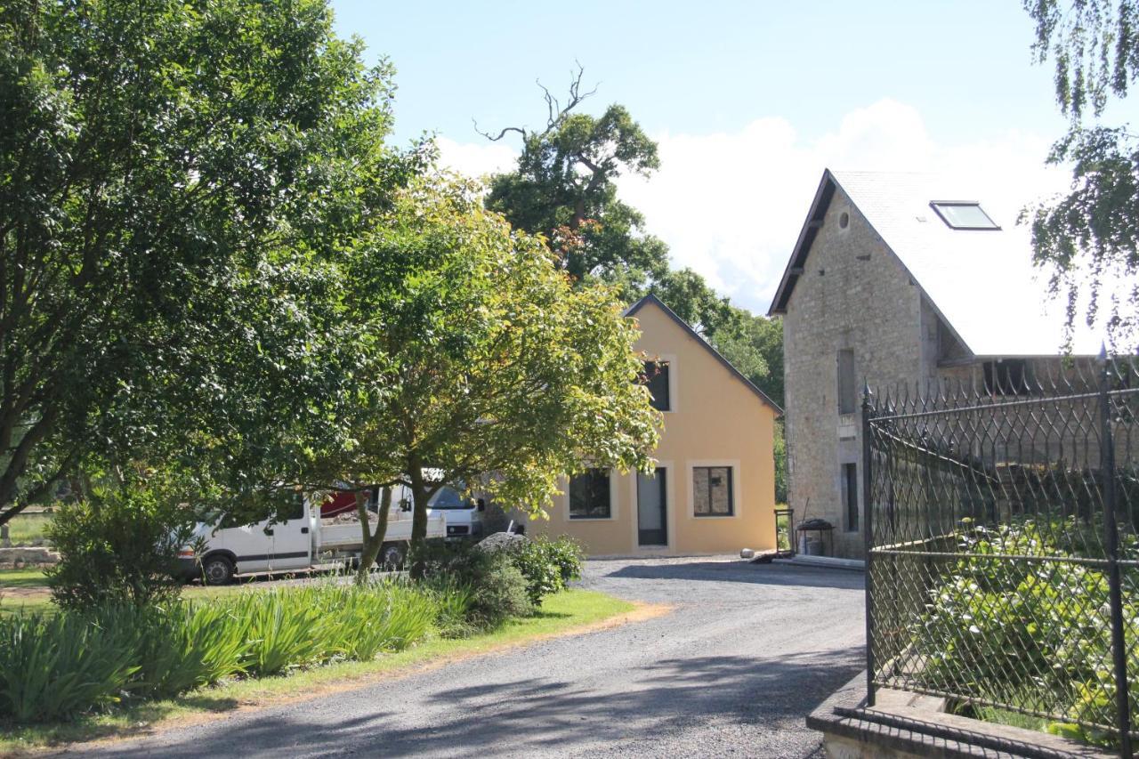 Logis Du Grand Pin Apartment Saint-Martin-des-Entrees Exterior photo